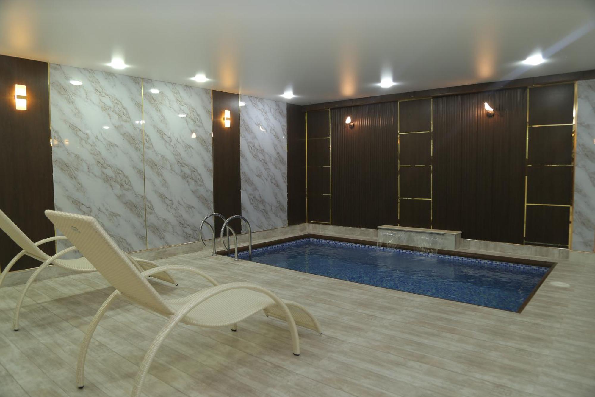 Bek Plus Hotel Takchilik Buitenkant foto