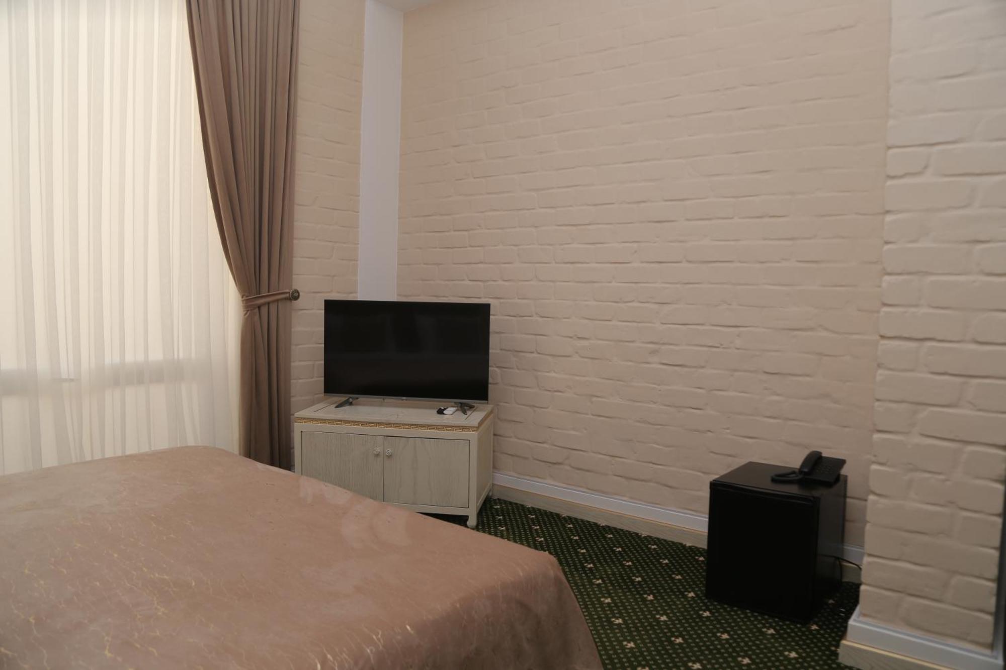 Bek Plus Hotel Takchilik Buitenkant foto