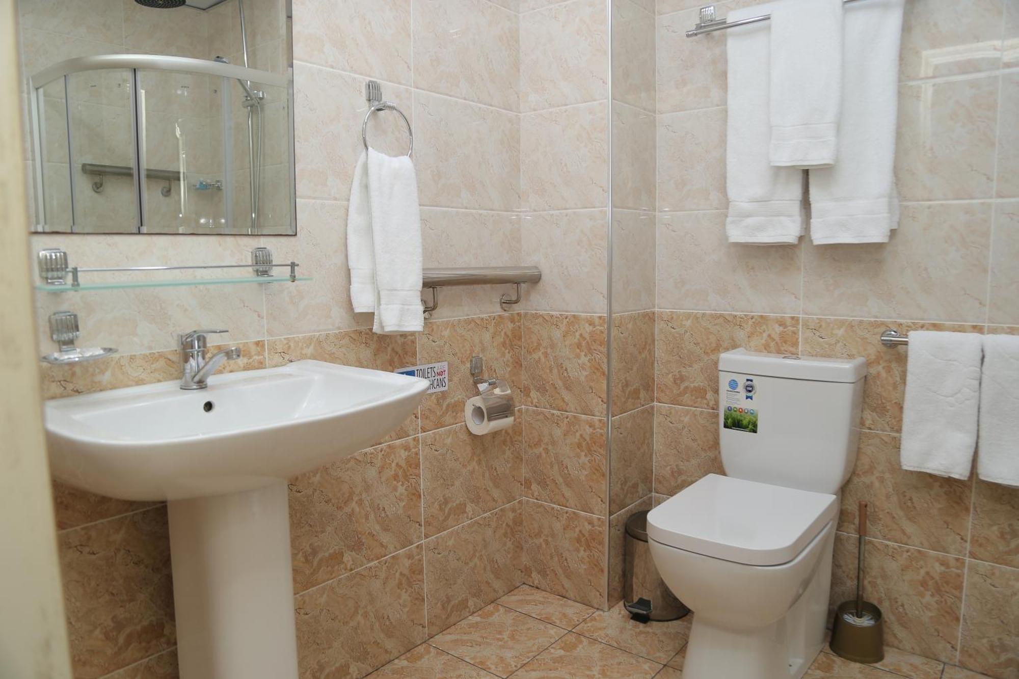 Bek Plus Hotel Takchilik Buitenkant foto